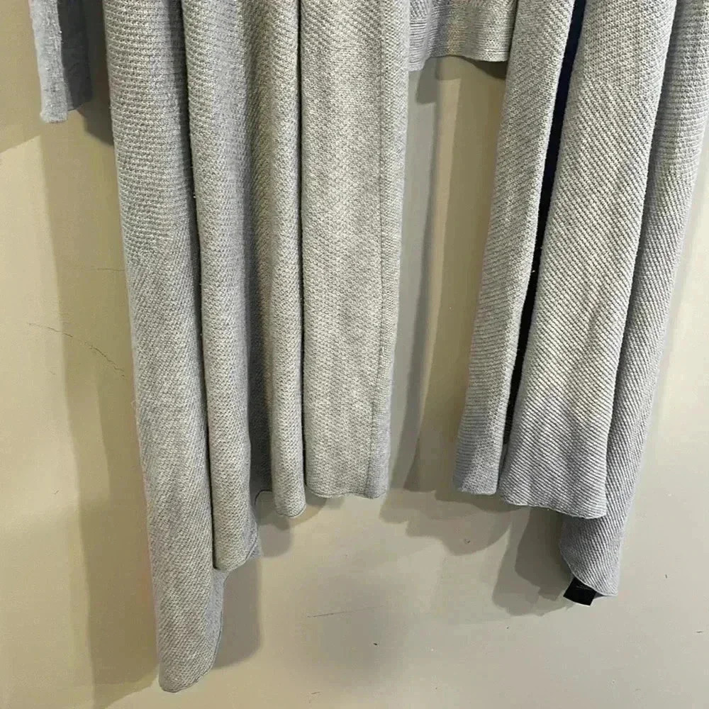 [S]Aritzia Babaton Baldrick Silk Modal Poly Blend Light  Gray Knit Open Cardigan - Picture 4 of 7